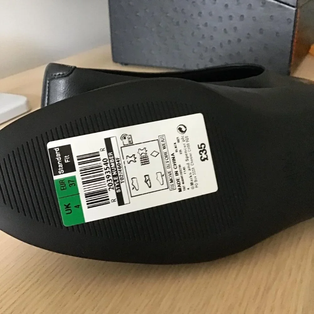 Genuine leather black ballet flats by M&S (Marks & Spencer) UK/Size 37/6 AU - Picture 4 of 6